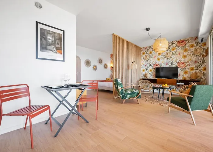 Les Orangers, Avec Coin Nuit, Incroyable Vue Sur La Et La Mer, Parking Apartmán *