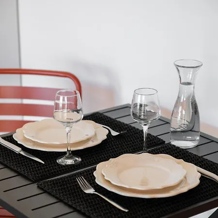 Les Orangers, Avec Coin Nuit, Incroyable Vue Sur La Et La Mer, Parking Menton