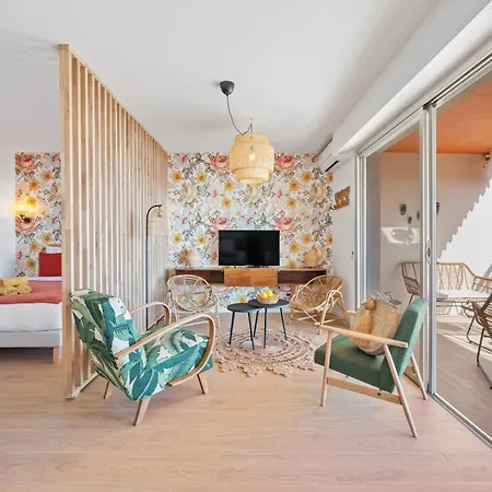 Apartment Les Orangers, Avec Coin Nuit, Incroyable Vue Sur La Et La Mer, Parking