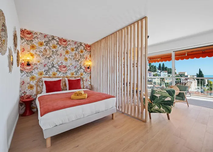 Les Orangers, Avec Coin Nuit, Incroyable Vue Sur La Et La Mer, Parking Apartment Menton